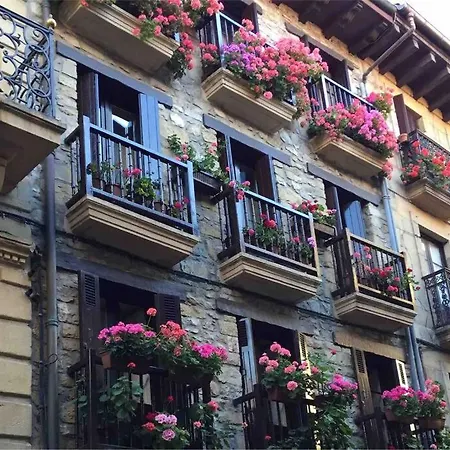 Standing Villa In Hondarribia. הונדאריבה