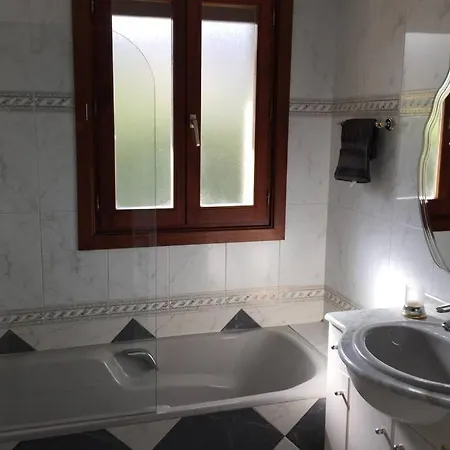 וילה Standing Villa In Hondarribia. הונדאריבה