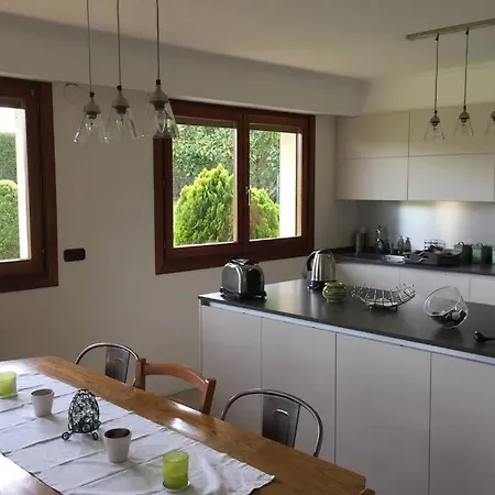 Standing Villa In Hondarribia. וילה