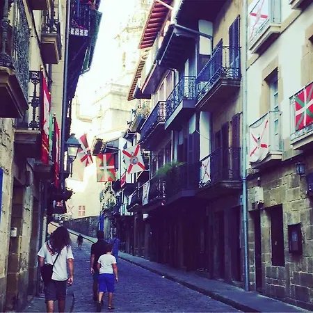 Standing Villa In Hondarribia. וילה *